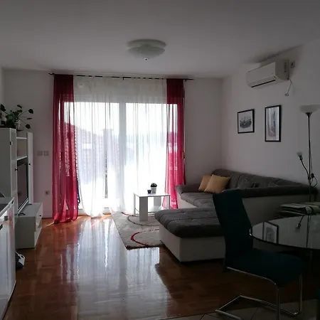 Διαμέρισμα Laci